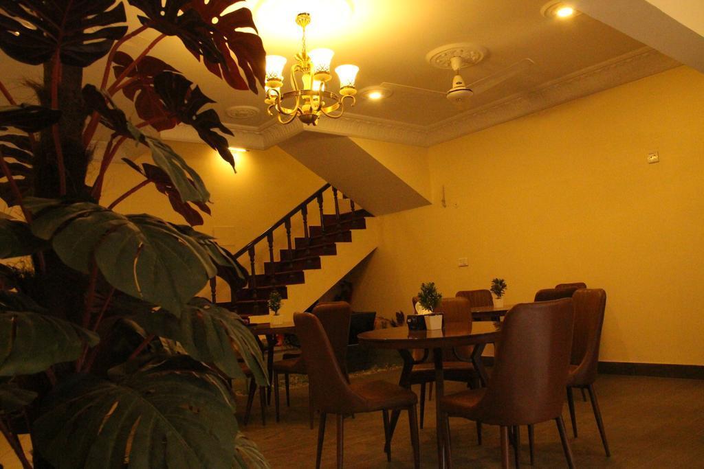 Luxury Inn Karachi Exterior photo