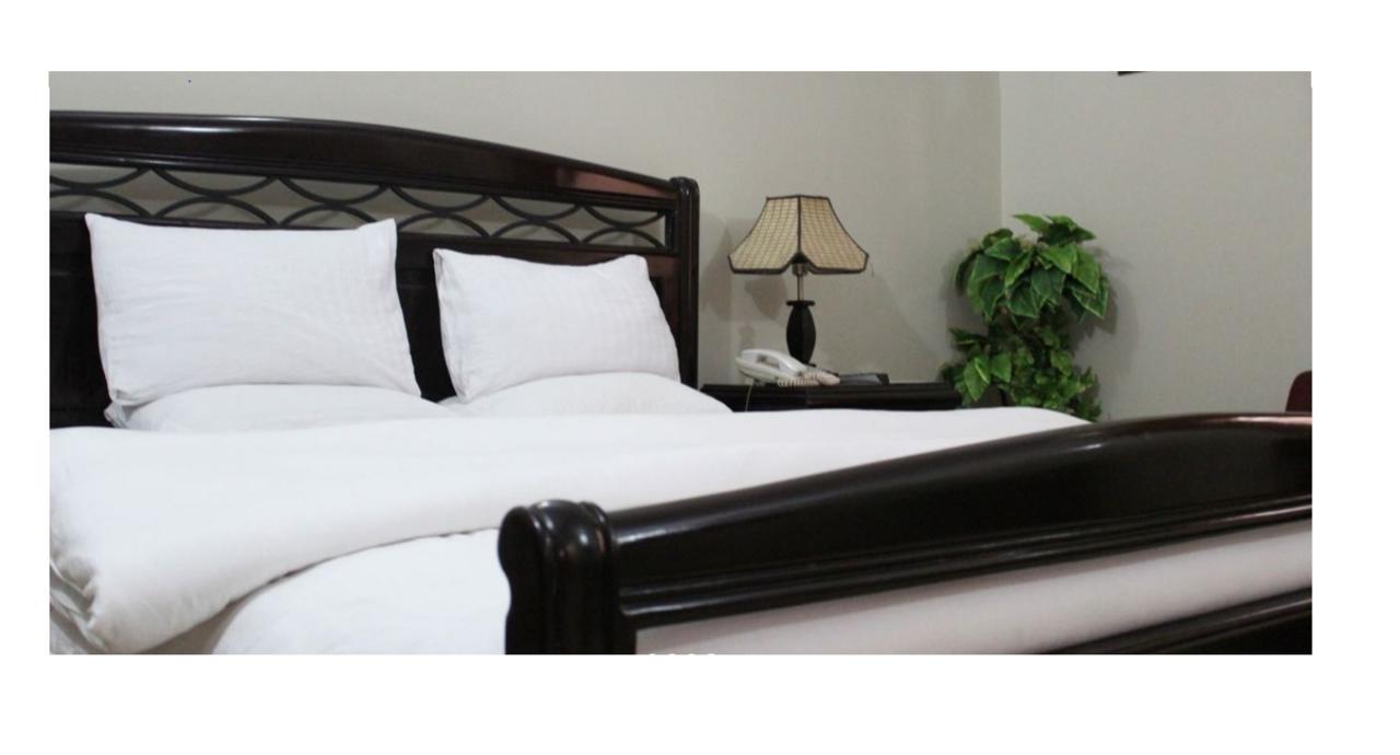 Luxury Inn Karachi Exterior photo