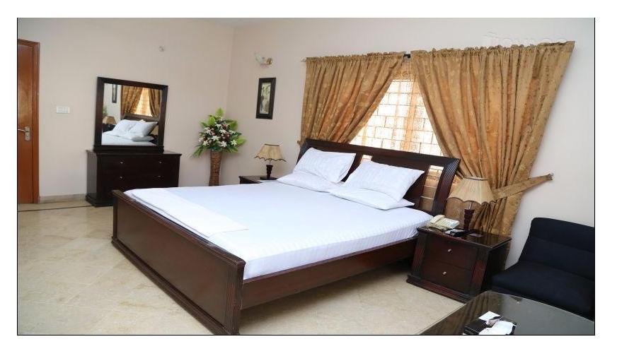 Luxury Inn Karachi Exterior photo