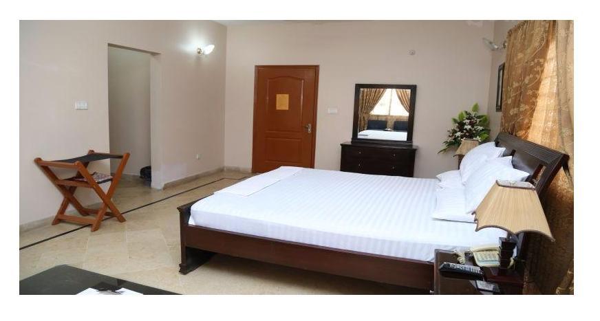 Luxury Inn Karachi Exterior photo