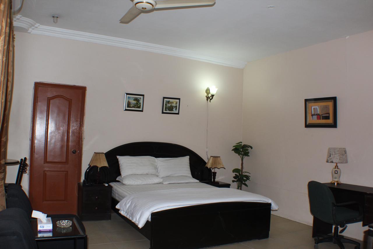 Luxury Inn Karachi Exterior photo
